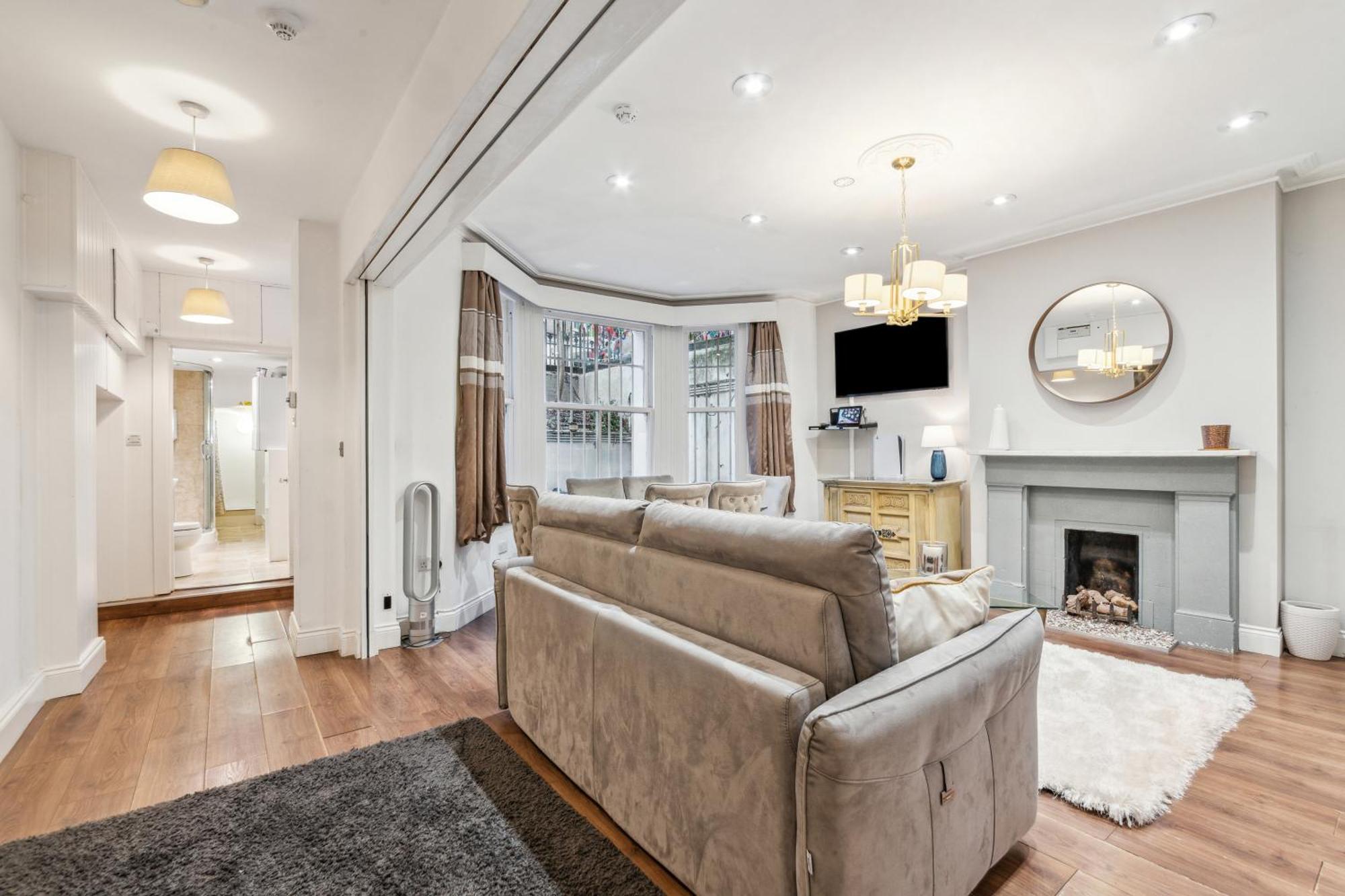 Stunning 2Bed 2Bath Apt In Earls Court Sleeps Six Londres Exterior foto