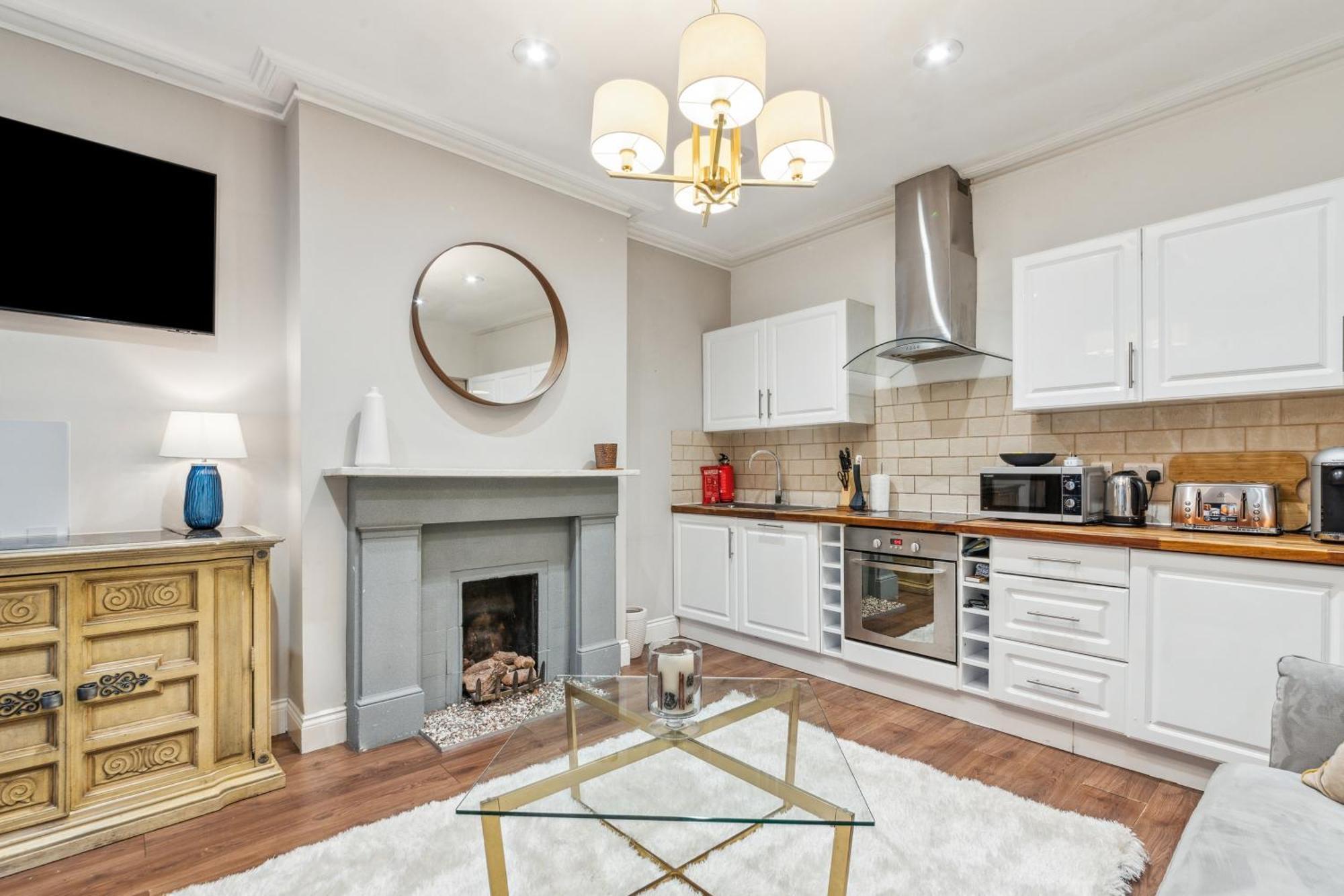 Stunning 2Bed 2Bath Apt In Earls Court Sleeps Six Londres Exterior foto