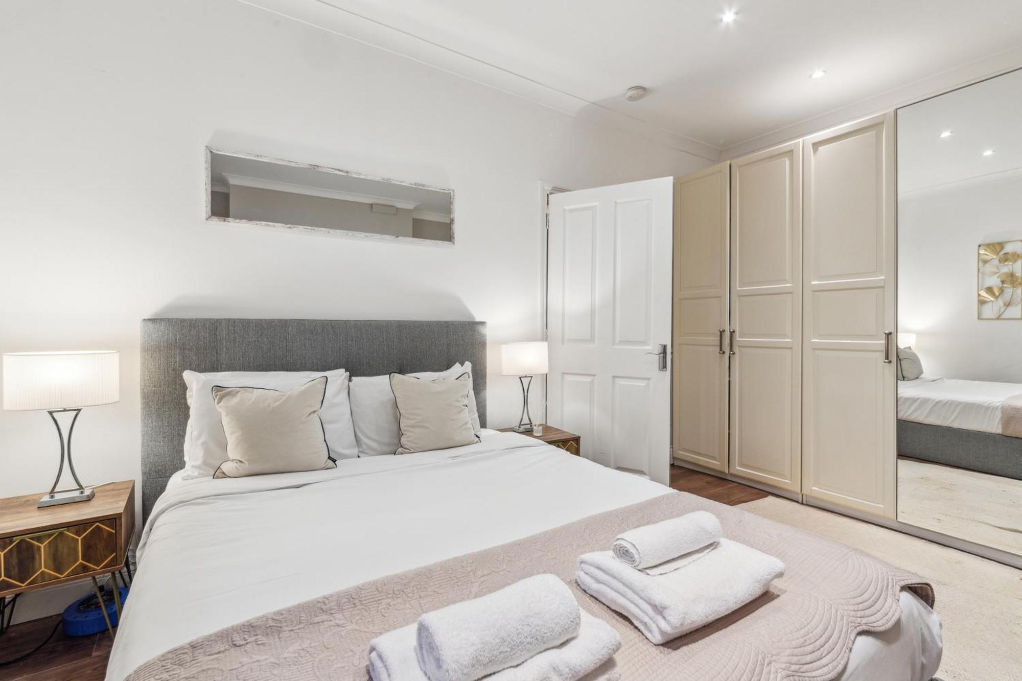 Stunning 2Bed 2Bath Apt In Earls Court Sleeps Six Londres Exterior foto