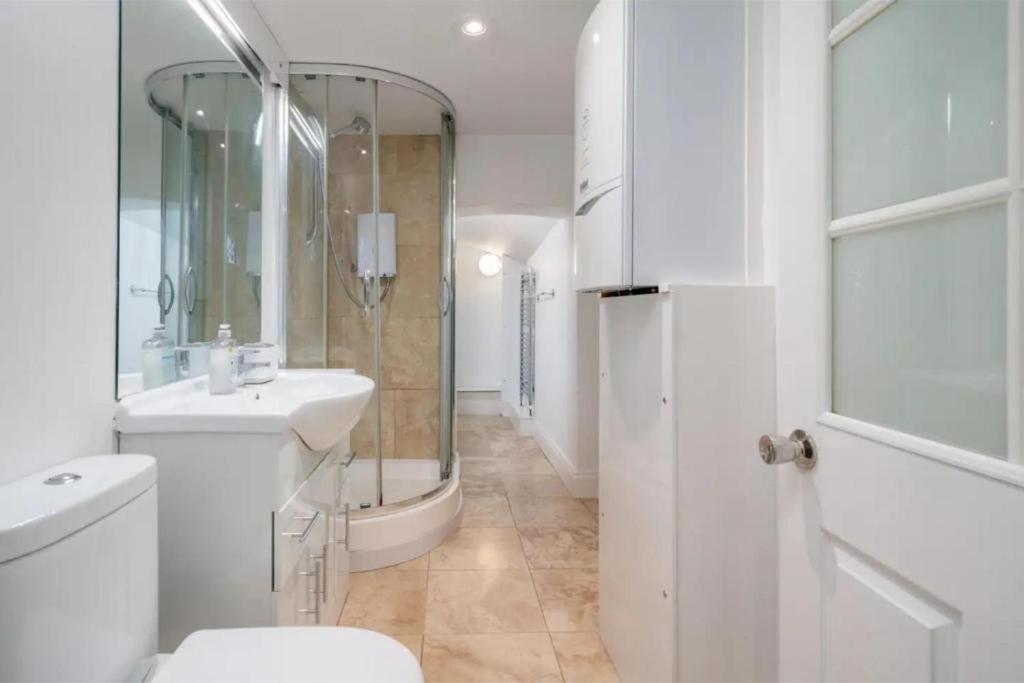 Stunning 2Bed 2Bath Apt In Earls Court Sleeps Six Londres Exterior foto